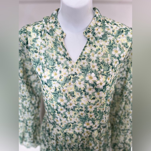 Plus size A shaped floral light green dress - Picture 5 of 9